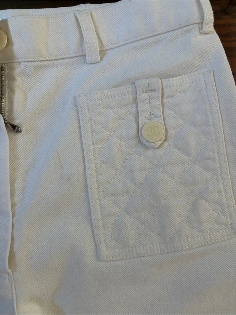 AUTHENTIC CHANEL VINTAGE 2004 CRUISE WHITE WIDE LEG QUILTED UTILITY DENIM PANTS